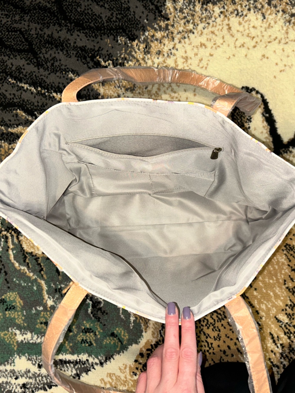 Modern Tote - Picture 6 of 7